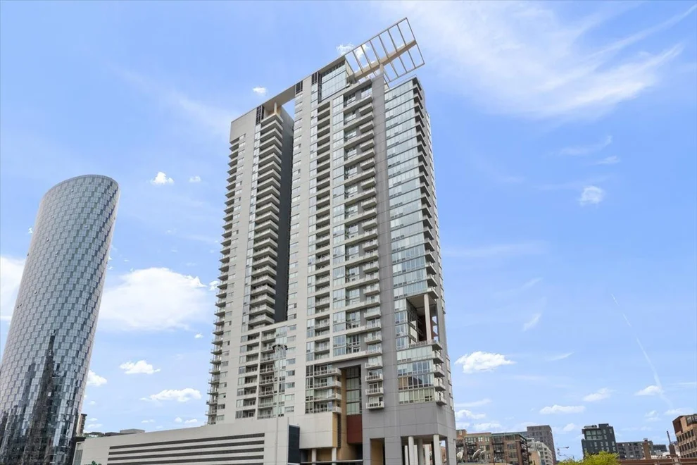 Unit for sale at 737 W Washington Boulevard, Chicago, IL 60661