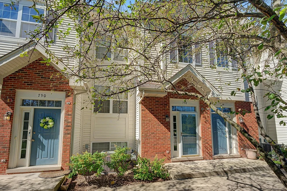 Unit for sale at 792 RIVER MILL Parkway, Wheeling, IL 60090