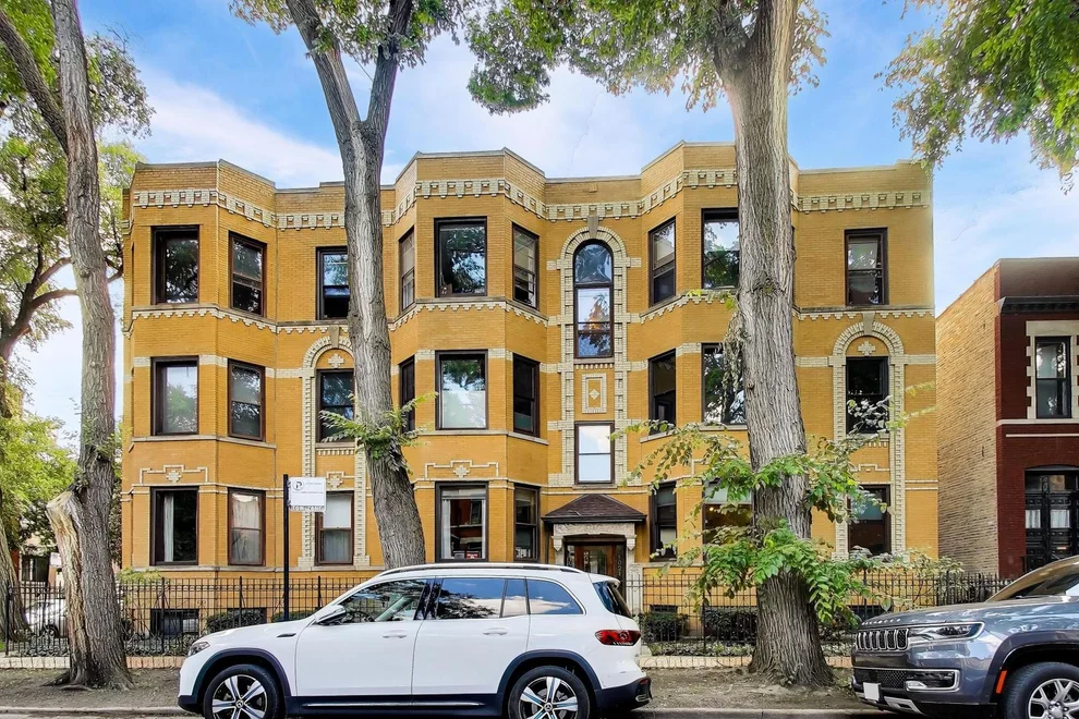 Unit for sale at 1021 N Hoyne Avenue, Chicago, IL 60622