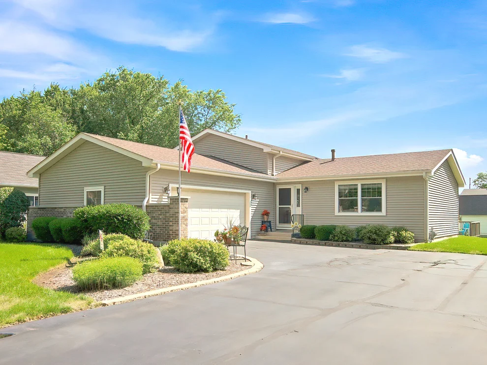 Unit for sale at 447 Gerry Street, Woodstock, IL 60098
