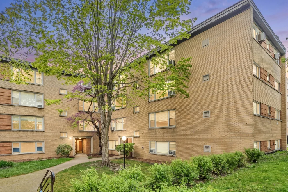 Unit for sale at 6146 N Damen Avenue, Chicago, IL 60659