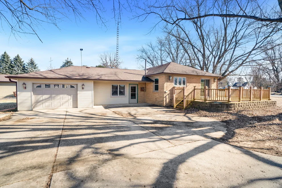 Unit for sale at 4414 W IL RT 64, Mount Morris, IL 61054