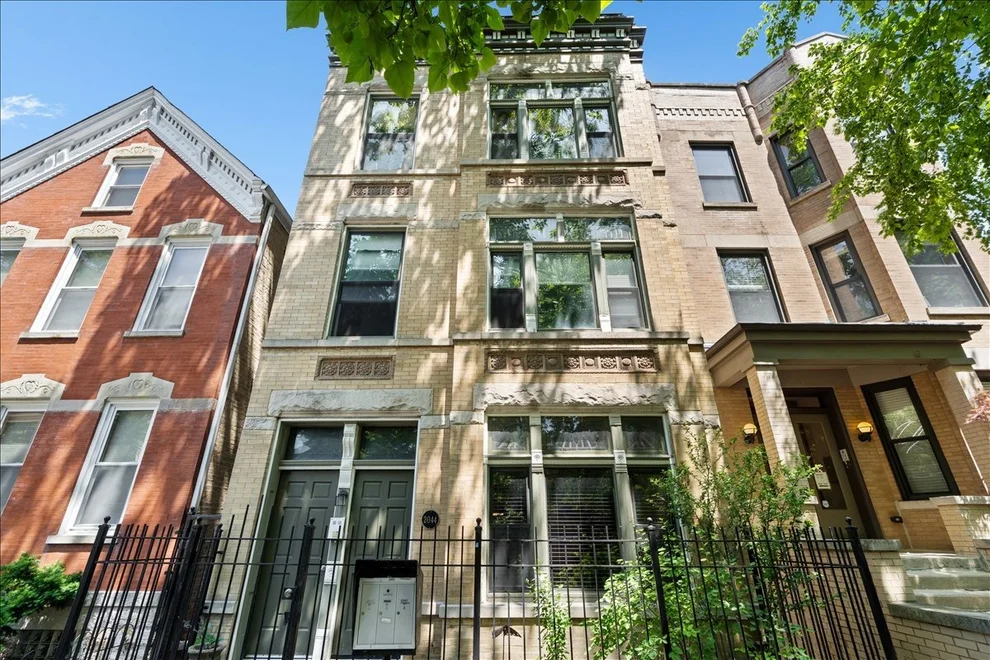 Unit for sale at 2044 W HADDON Avenue, Chicago, IL 60622