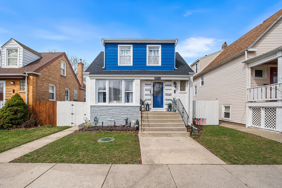 Unit for sale at 5904 W Berenice Avenue, Chicago, IL 60634