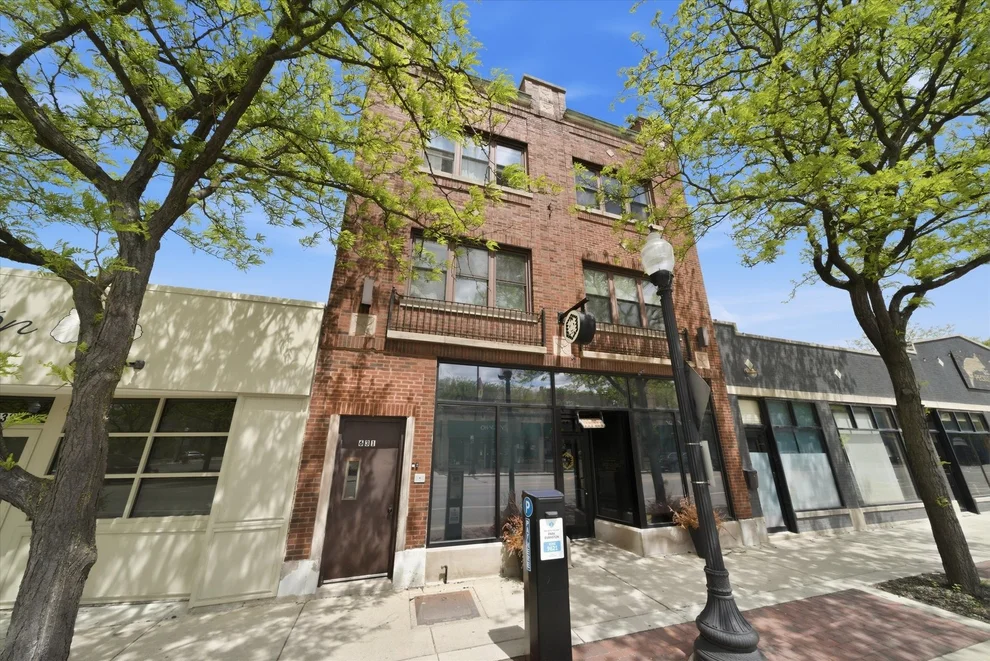 Unit for sale at 629 W HOWARD Street, Evanston, IL 60202
