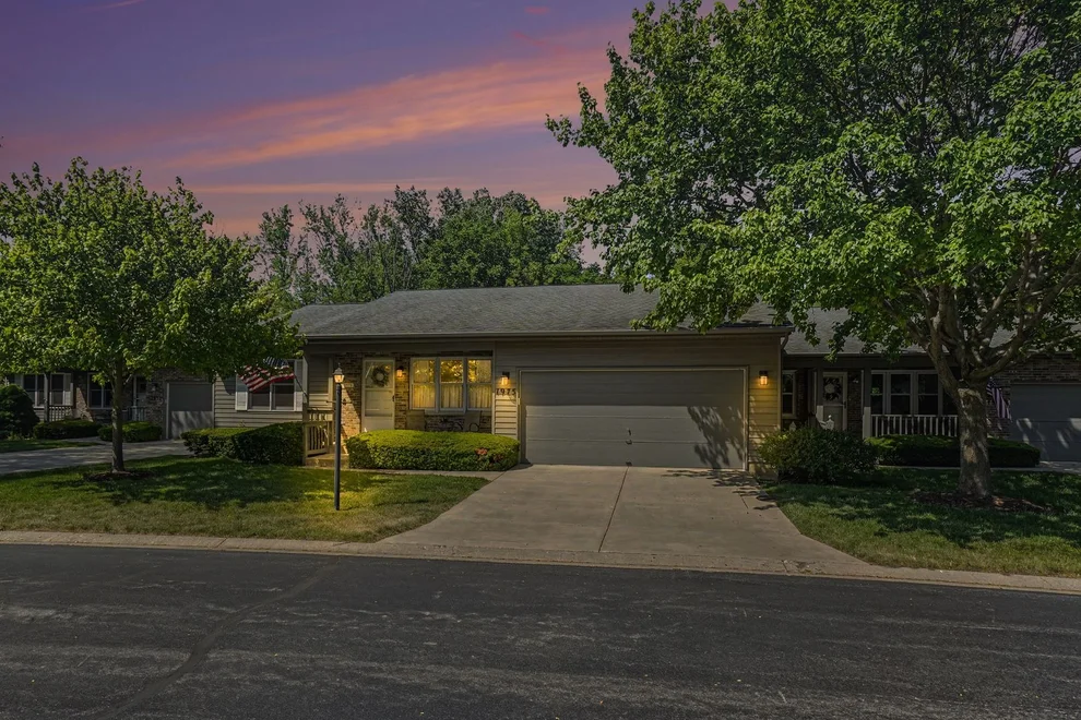 Unit for sale at 1975 Sandy Creek Drive, Elgin, IL 60123