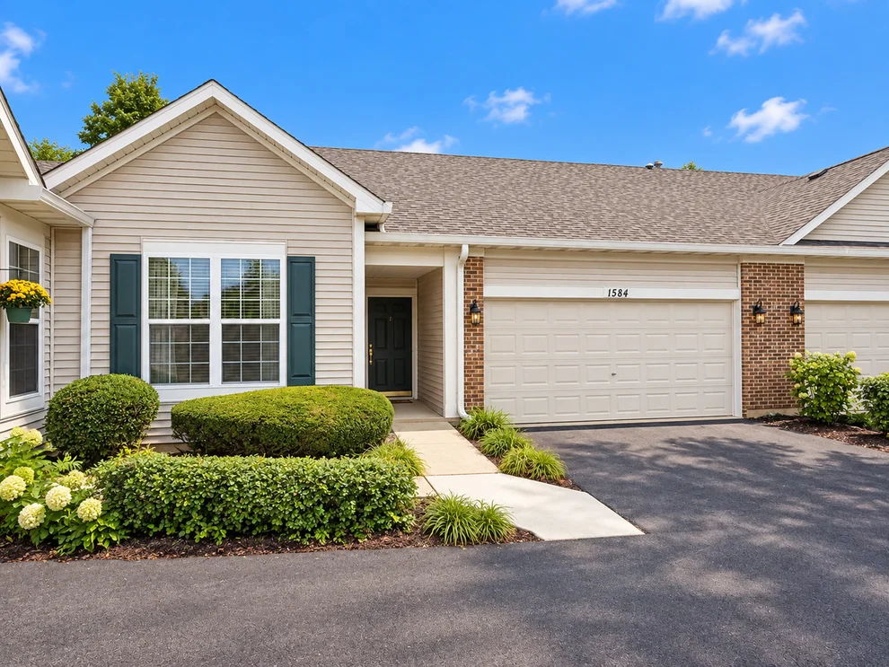 Unit for sale at 1584 W Ludington Circle, Romeoville, IL 60446