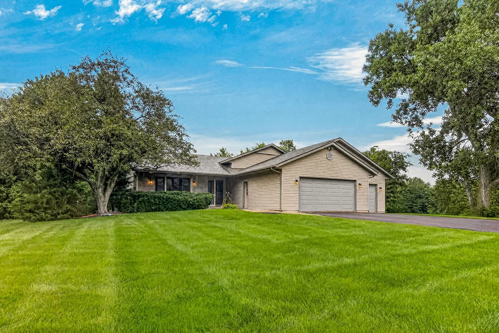 Unit for sale at 8483 E Cardinal Lane, Stillman Valley, IL 61084