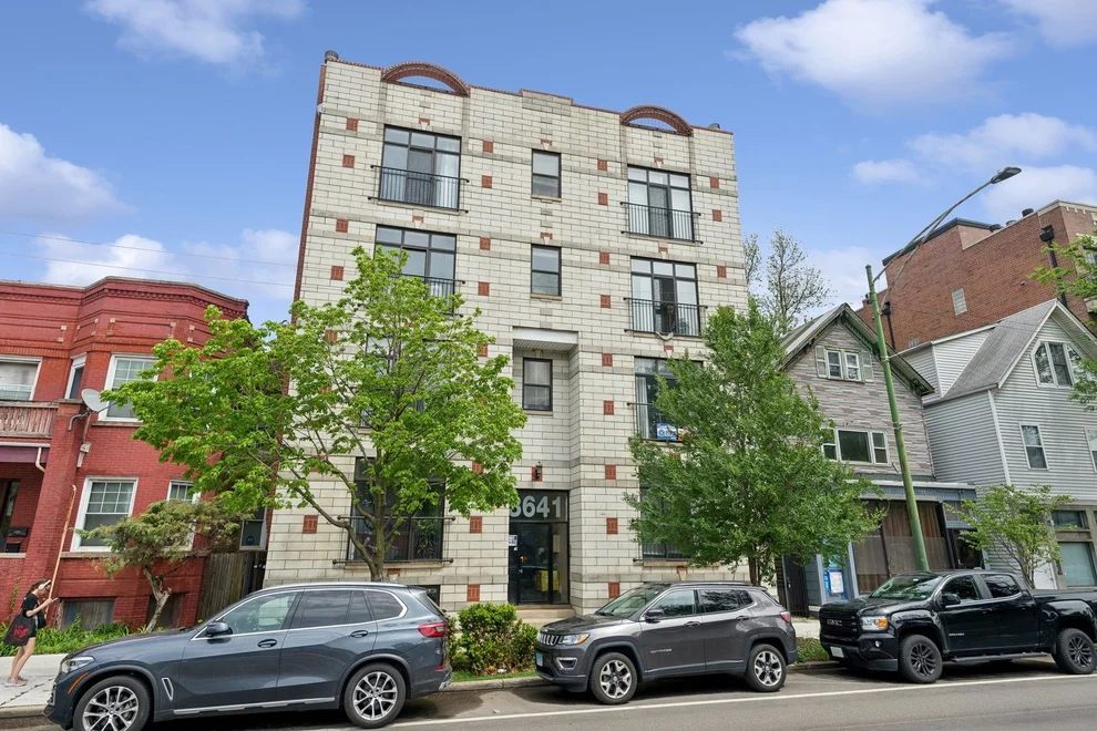 Unit for sale at 3641 N Ashland Avenue, Chicago, IL 60613