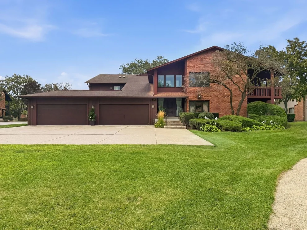 Unit for sale at 3105 Toulon Drive, Northbrook, IL 60062