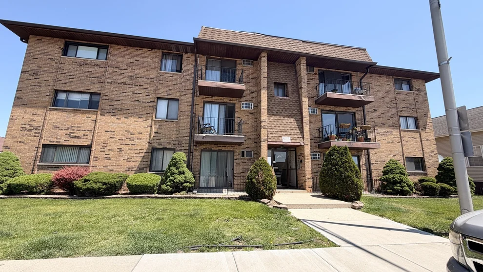 Unit for sale at 6348 Washington Street, Chicago Ridge, IL 60415