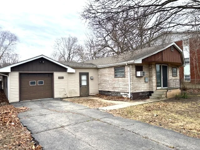 Unit for sale at 722 W South Street, Plano, IL 60545