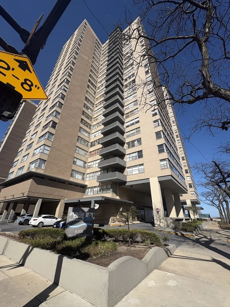 Unit for sale at 6301 N Sheridan Road, Chicago, IL 60660