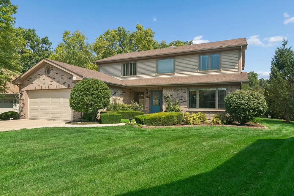 Unit for sale at 824 Kent Circle, Bartlett, IL 60103