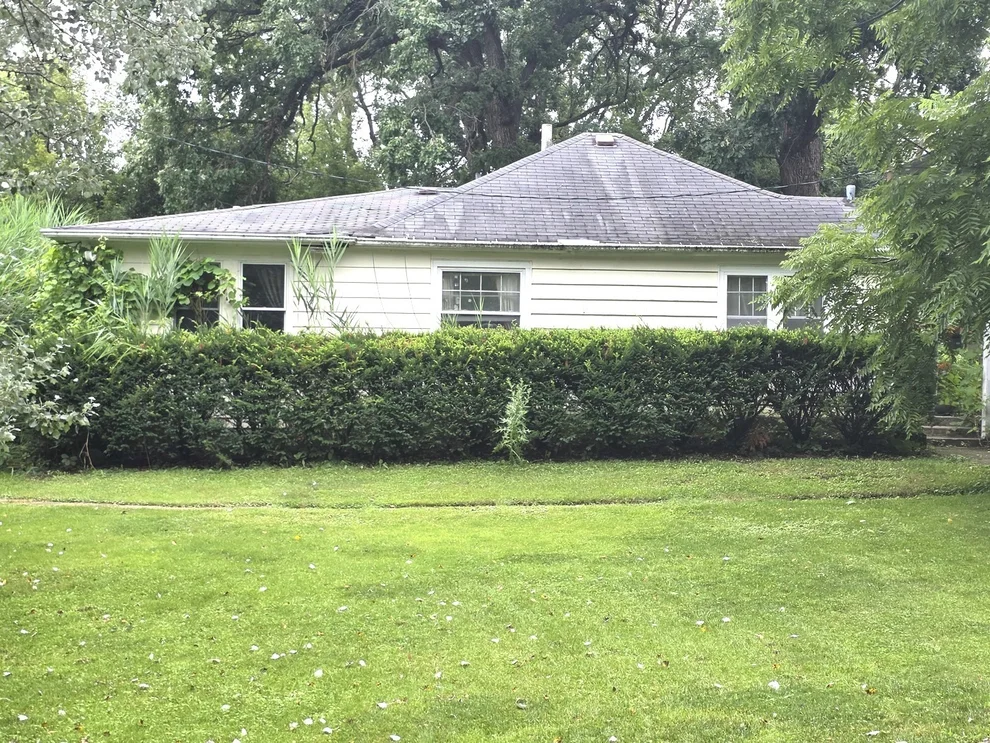 Unit for sale at 26216 N ELMWOOD Avenue, Mundelein, IL 60060