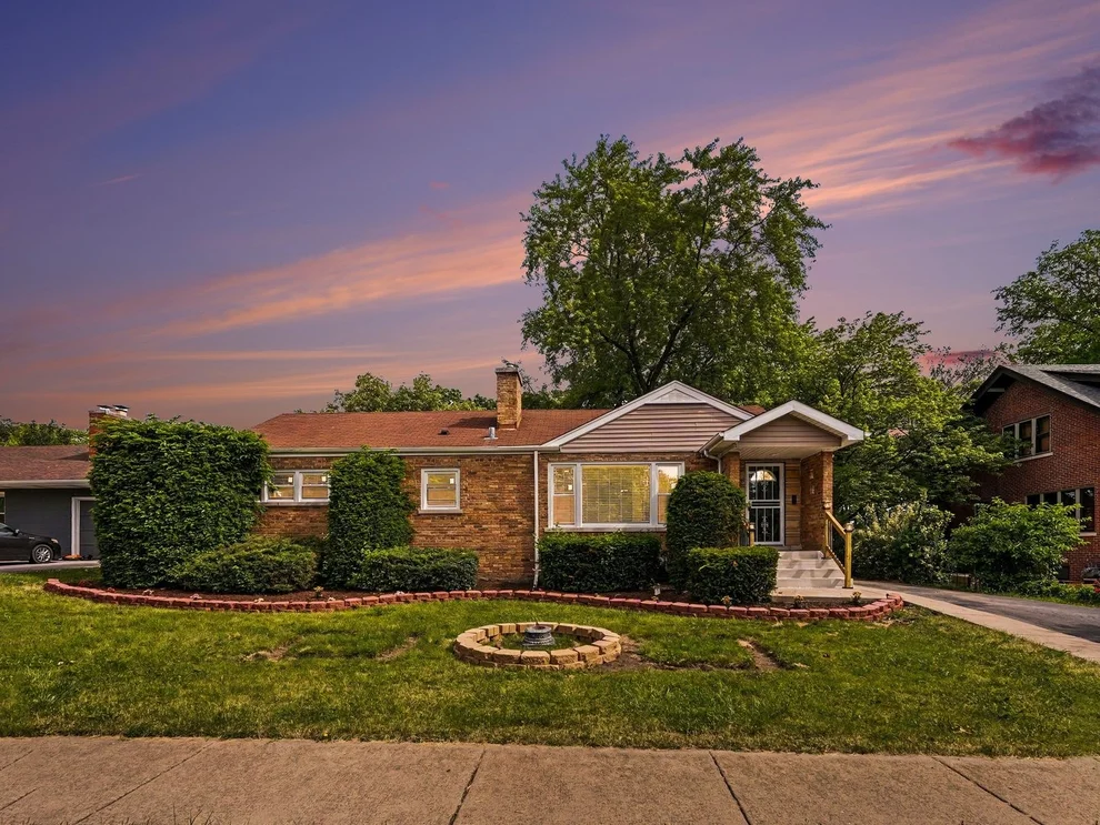 Unit for sale at 1650 Cedar Road, Homewood, IL 60430