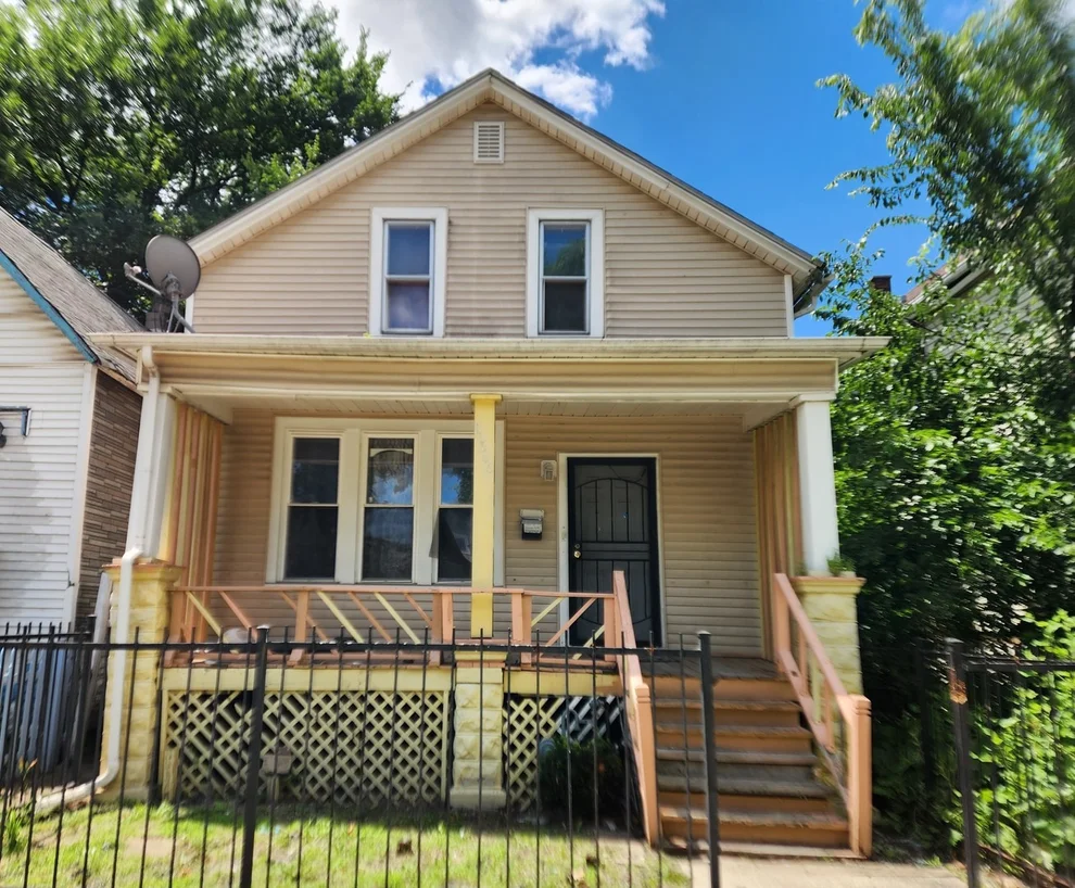 Unit for sale at 11566 S Lafayette Avenue, Chicago, IL 60628