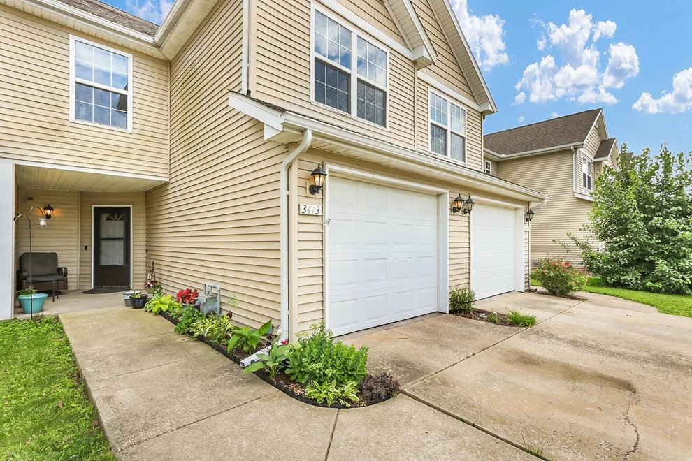 Unit for sale at 3413 Stoneway Court, Champaign, IL 61822