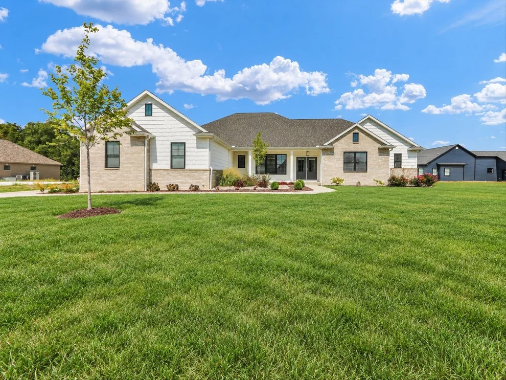 Unit for sale at 200 Constitution Boulevard, Monticello, IL 61856