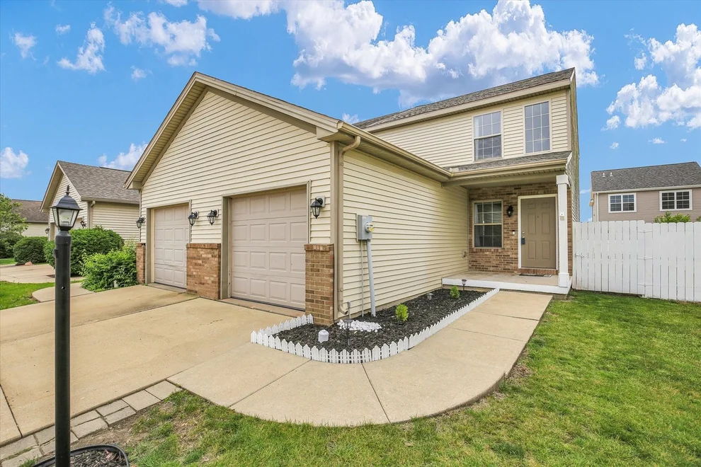 Unit for sale at 3715 Boulder Ridge Drive, Champaign, IL 61822