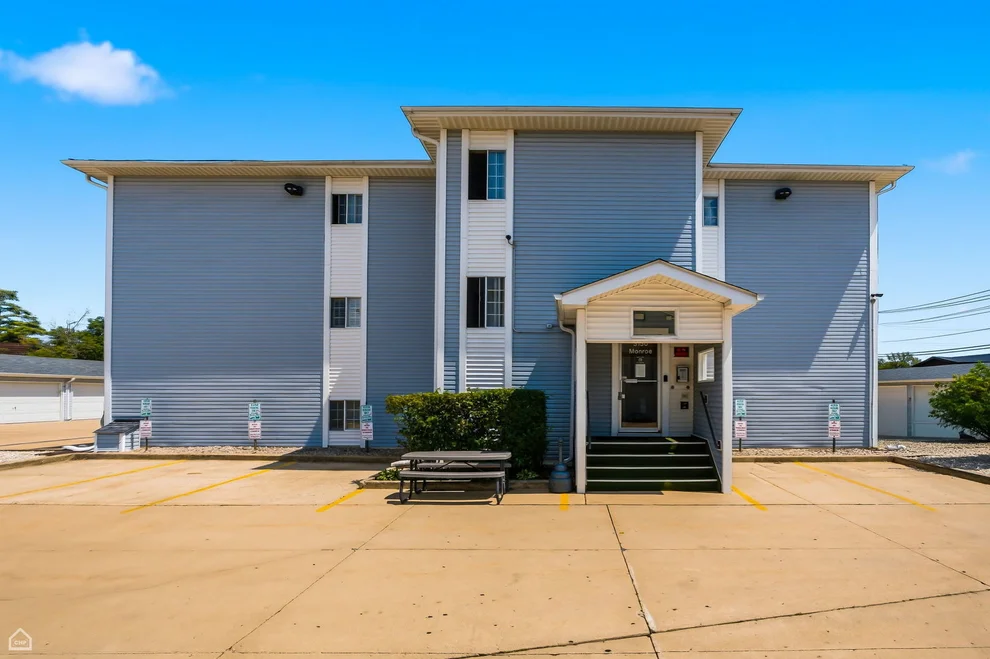 Unit for sale at 3130 W Monroe Street, Waukegan, IL 60085