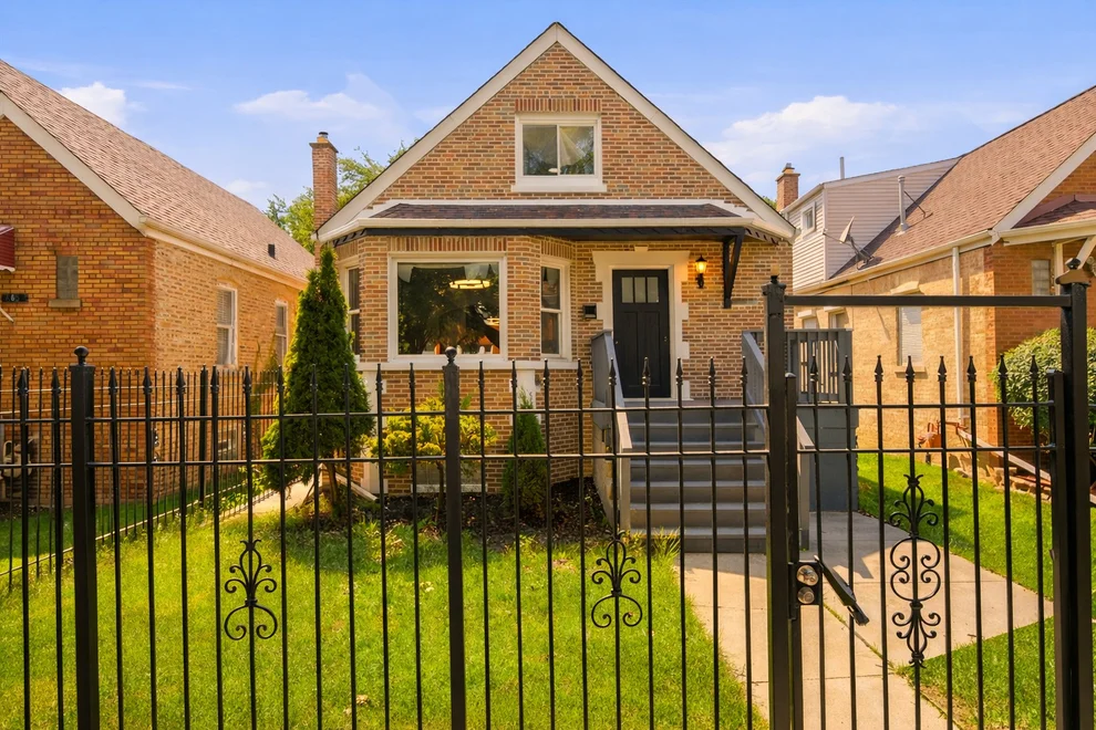 Unit for sale at 6604 S Rockwell Street, Chicago, IL 60629