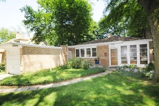 Unit for sale at 9521 Lincolnwood Drive, EVANSTON, IL 60203