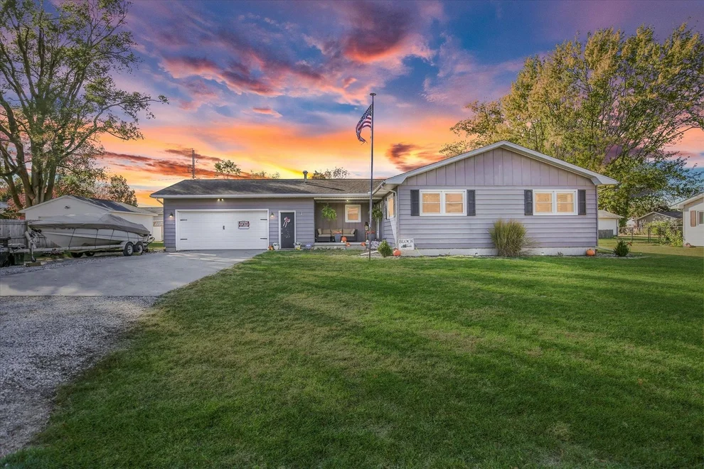 Unit for sale at 407 S Washington Street, Sidney, IL 61877