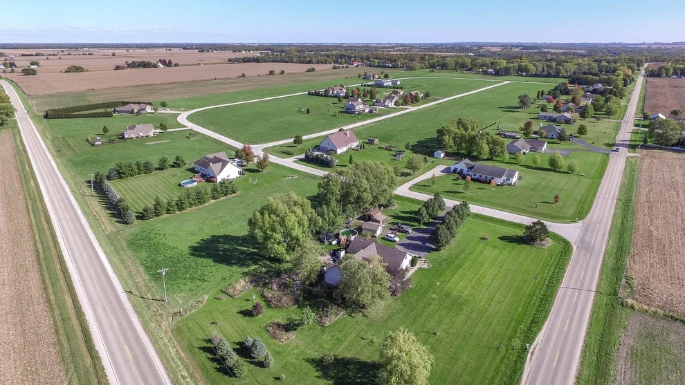 Unit for sale at 2419 N 4210th Road, Sheridan, IL 60551