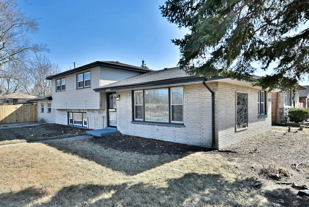 Unit for sale at 14201 Maryland Avenue, Dolton, IL 60419