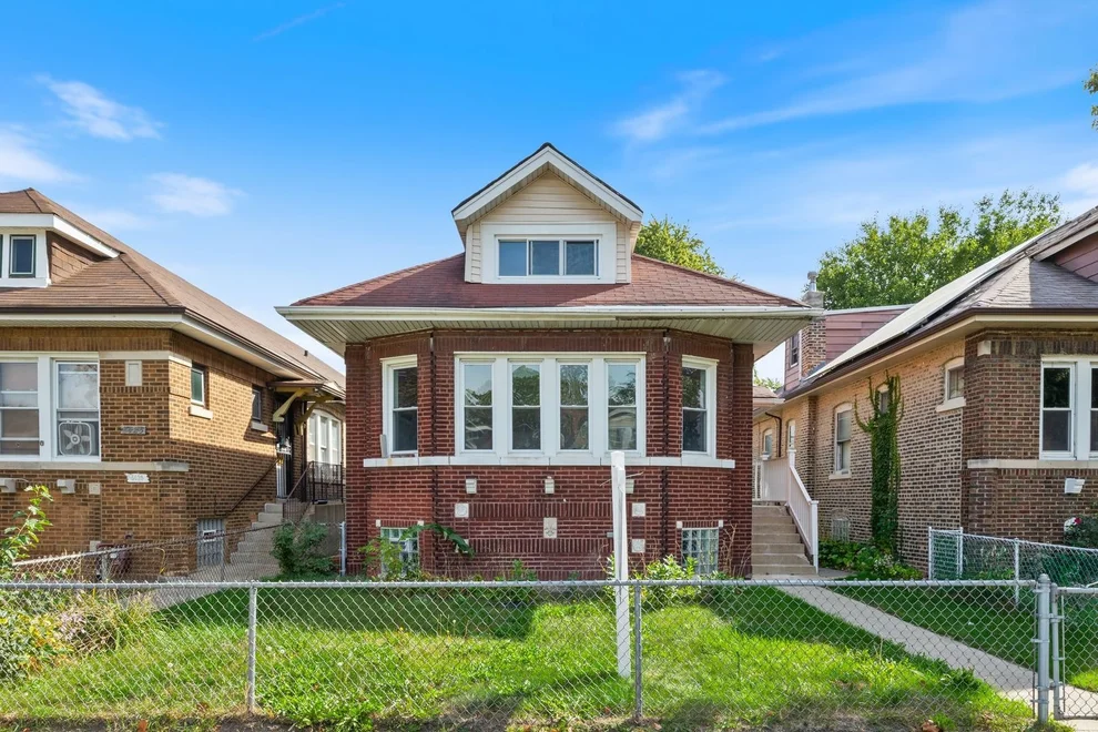 Unit for sale at 8429 S dante Avenue, Chicago, IL 60619