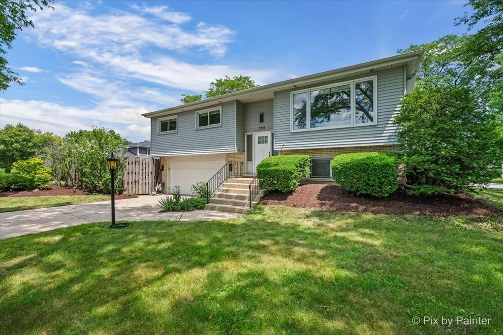 Unit for sale at 555 Figard Lane, Des Plaines, IL 60016