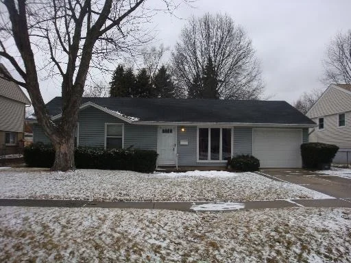 Unit for sale at 726 Wildwood Lane, Streamwood, IL 60107