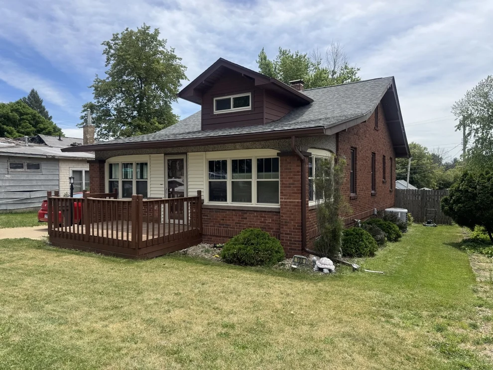 Unit for sale at 105 W 4th Street, Spring Valley, IL 61362
