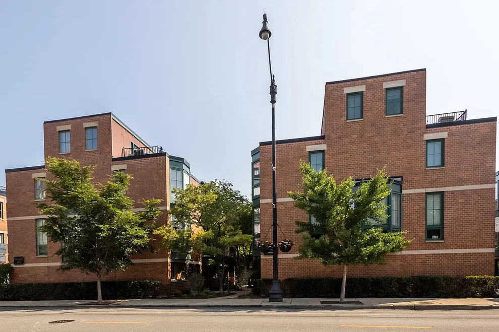 Unit for sale at 2707 N Lincoln Avenue, Chicago, IL 60614