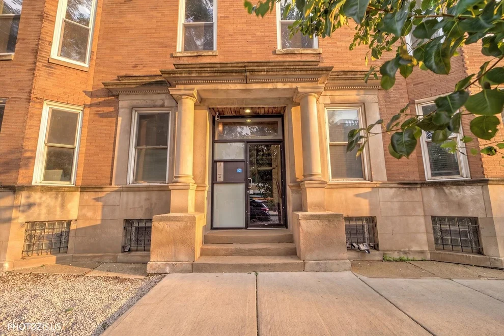 Unit for sale at 3462 N Sheffield Avenue, Chicago, IL 60657