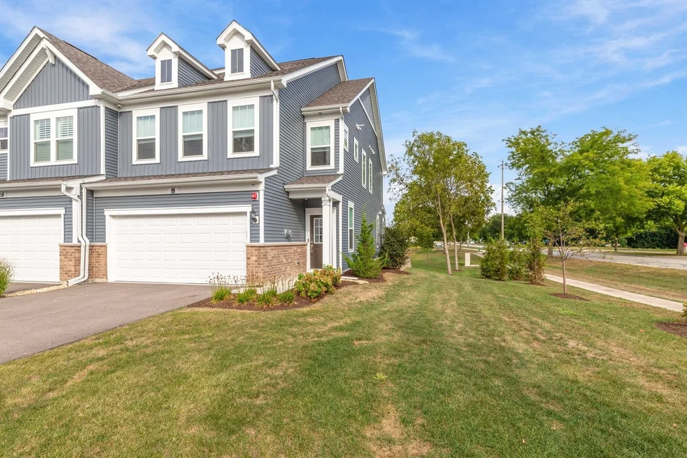 Unit for sale at 8 Weirich Way, Batavia, IL 60510