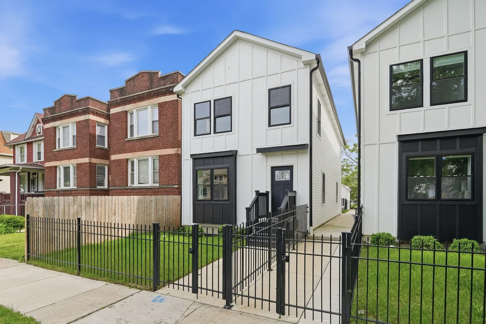 Unit for sale at 5729 W Ohio Street, Chicago, IL 60644