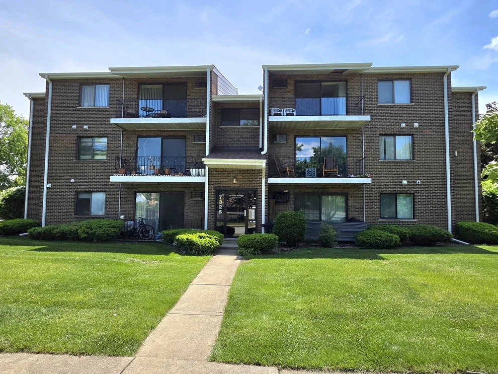 Unit for sale at 7325 W Tiffany Drive, Orland Park, IL 60462