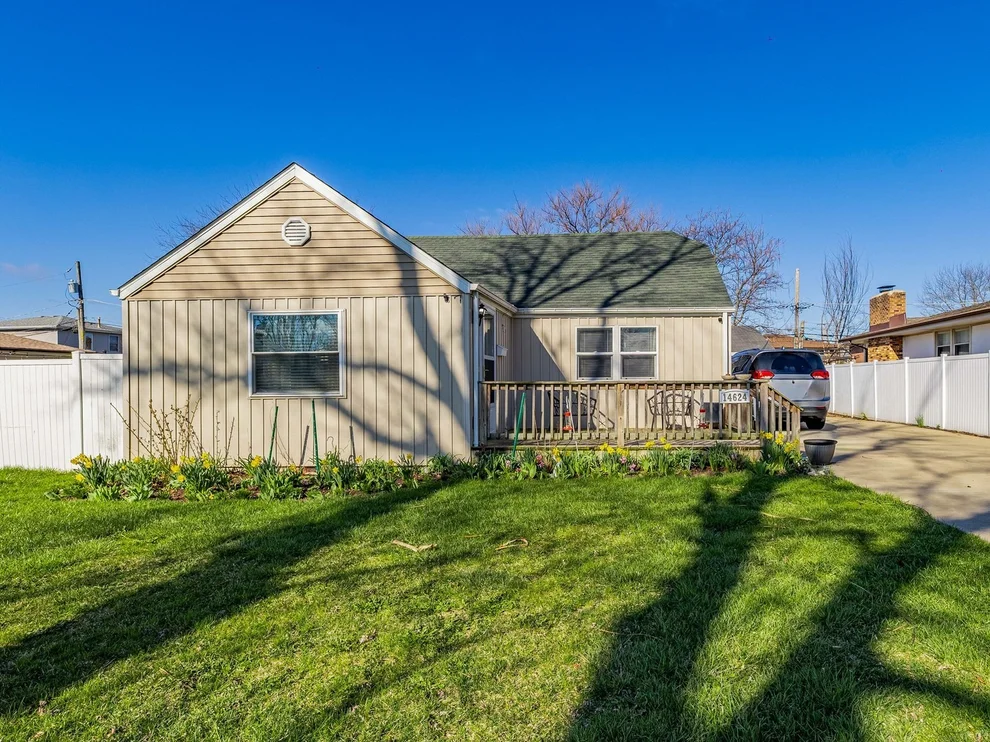 Unit for sale at 14624 Kenton Avenue, Midlothian, IL 60445