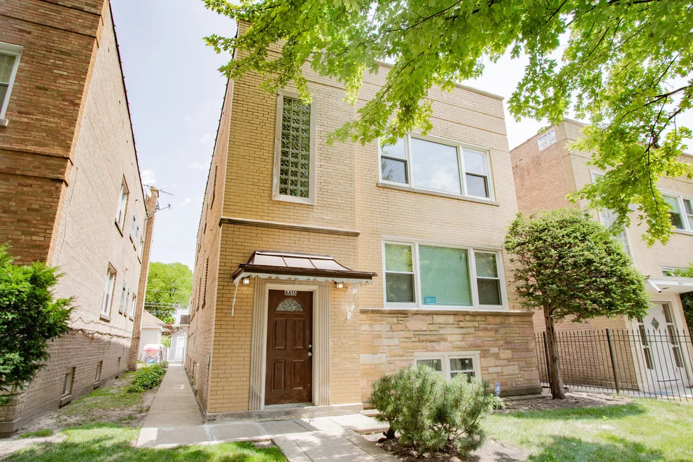 Unit for sale at 6615 N California Avenue, Chicago, IL 60645