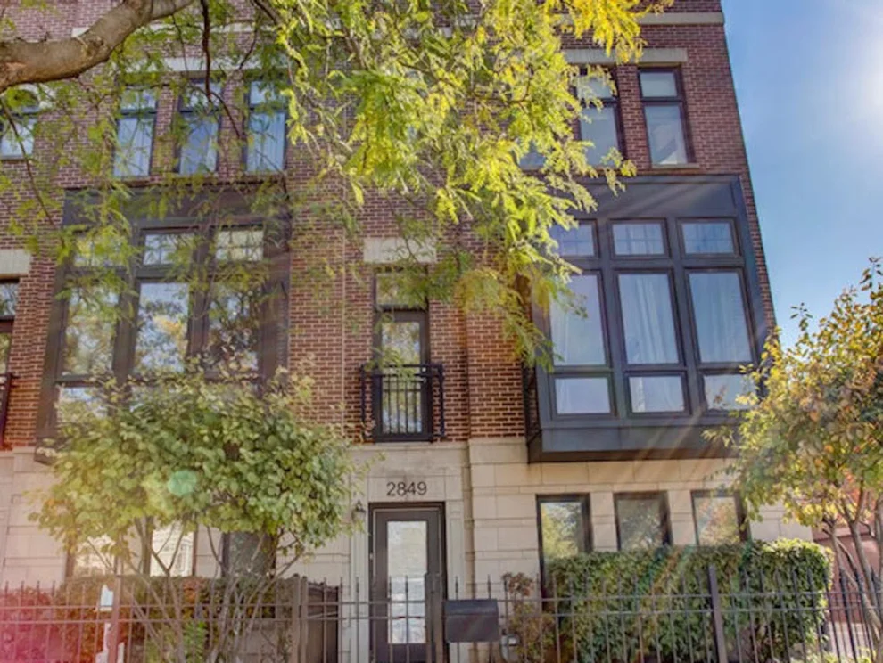 Unit for sale at 2849 N Hermitage Avenue, Chicago, IL 60657