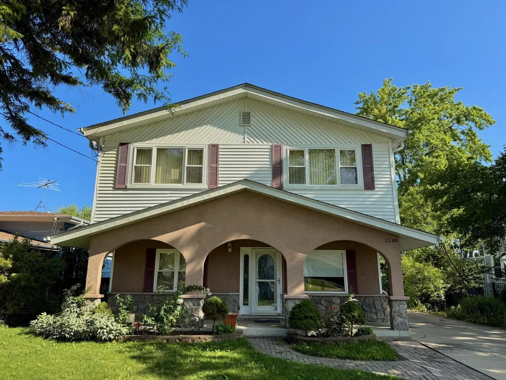 Unit for sale at 1140 S Van Buren Avenue, Des Plaines, IL 60018