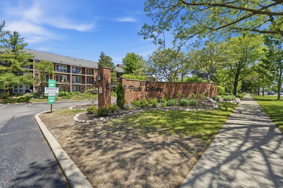 Unit for sale at 520 Biesterfield Road, Elk Grove Village, IL 60007