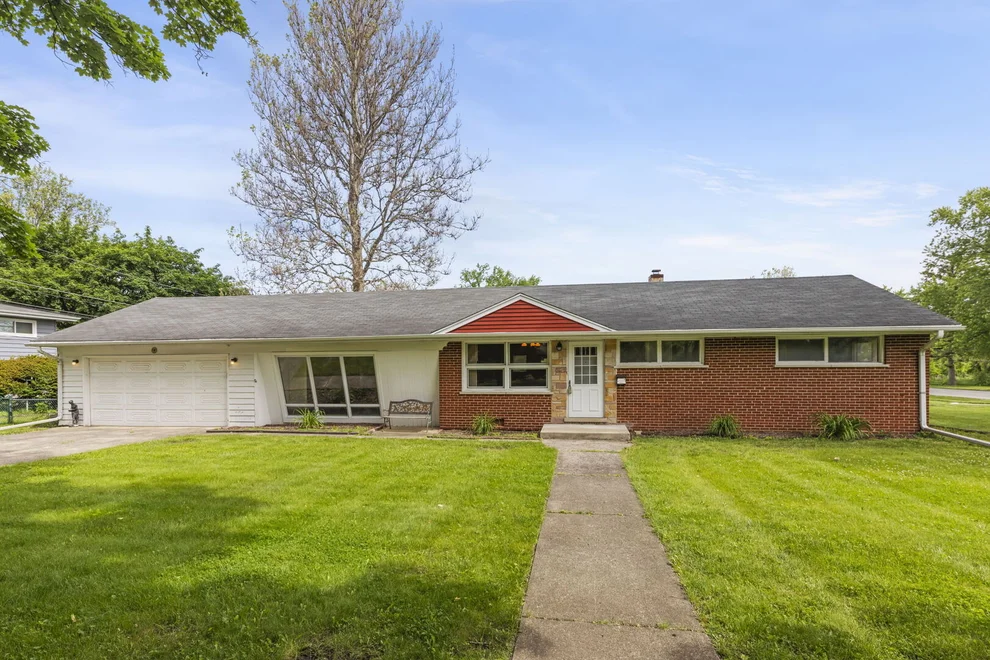 Unit for sale at 510 S Dorchester Avenue, Wheaton, IL 60187
