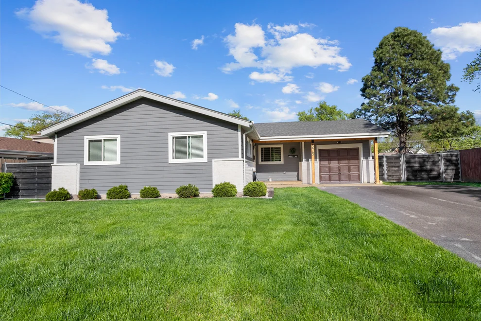 Unit for sale at 575 Olive Street, Hoffman Estates, IL 60169