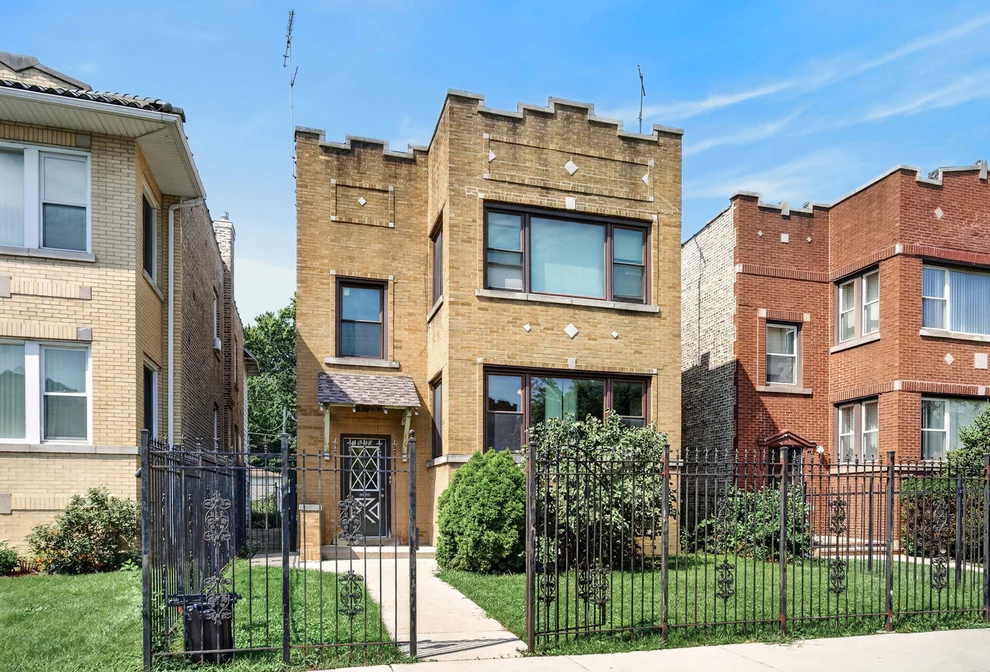 Unit for sale at 1620 N Merrimac Avenue, Chicago, IL 60639