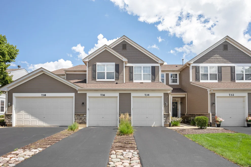 Unit for sale at 736 Woodewind Drive, Naperville, IL 60563