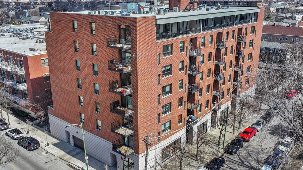 Unit for sale at 974 W 35th Place, Chicago, IL 60609