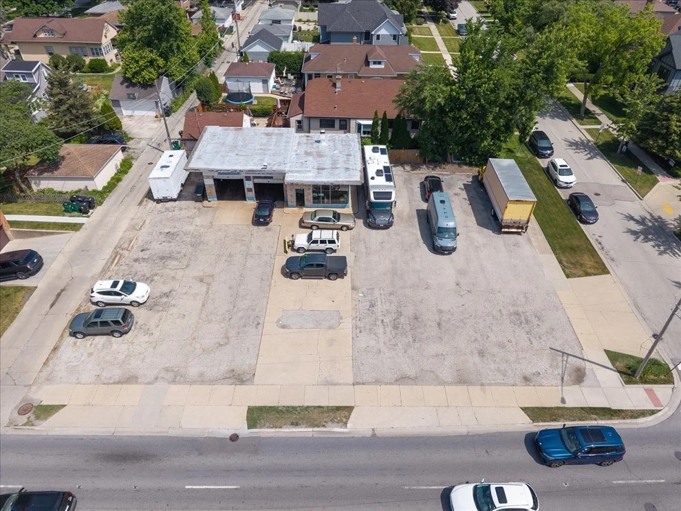 Unit for sale at 1030 W Touhy Avenue, Park Ridge, IL 60068